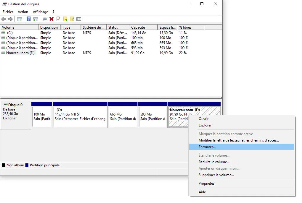 Image, photo d'une capture d'écran de l'interface de gestion des disques de Windows, affichant les informations sur les disques et partitions d'un système informatique.